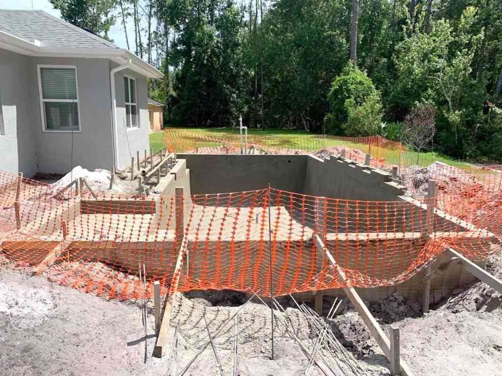 Custom pool construction in Palm Coast