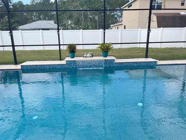 Raised-wall water feature